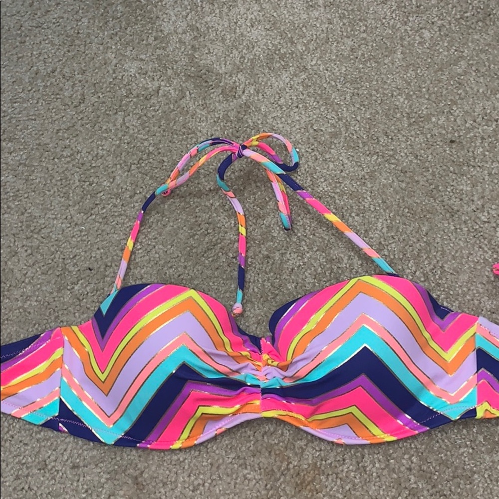 Victoria’s Secret Top of swimwear (34C)